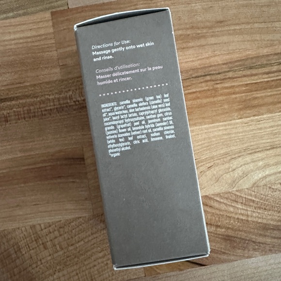 New in box, 1 oz cleanser. Renew blend by True Botanicals. gentle and natural - Picture 6 of 7
